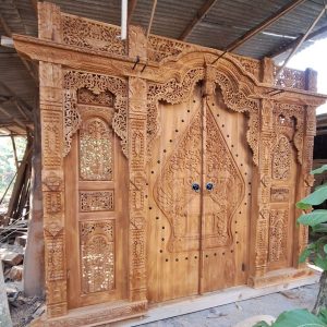 Pintu gebyok ukir lebar 3m x tinggi 270
